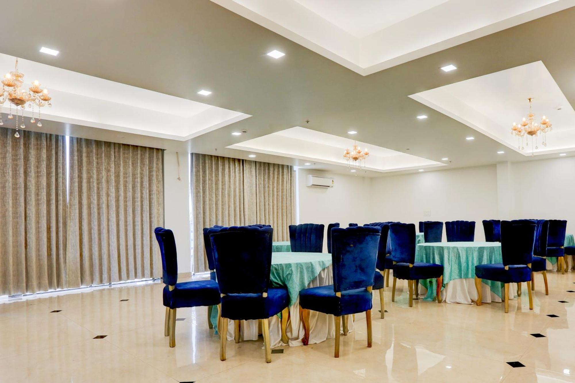Palette Calista Premium Resort Samalkha Exterior foto